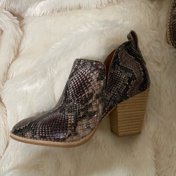 Jeffrey Campbell Rosalee Ankle Booties - Picture 8 of 8